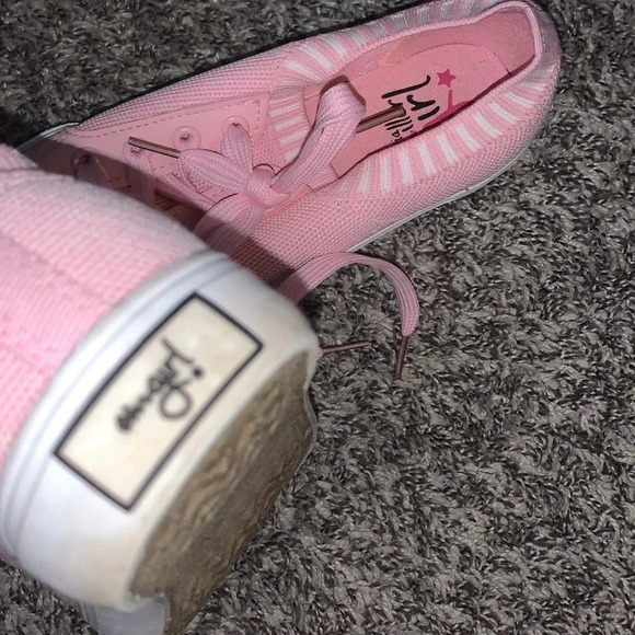 Olivia Miller girl shoes size 2 - Picture 3 of 5